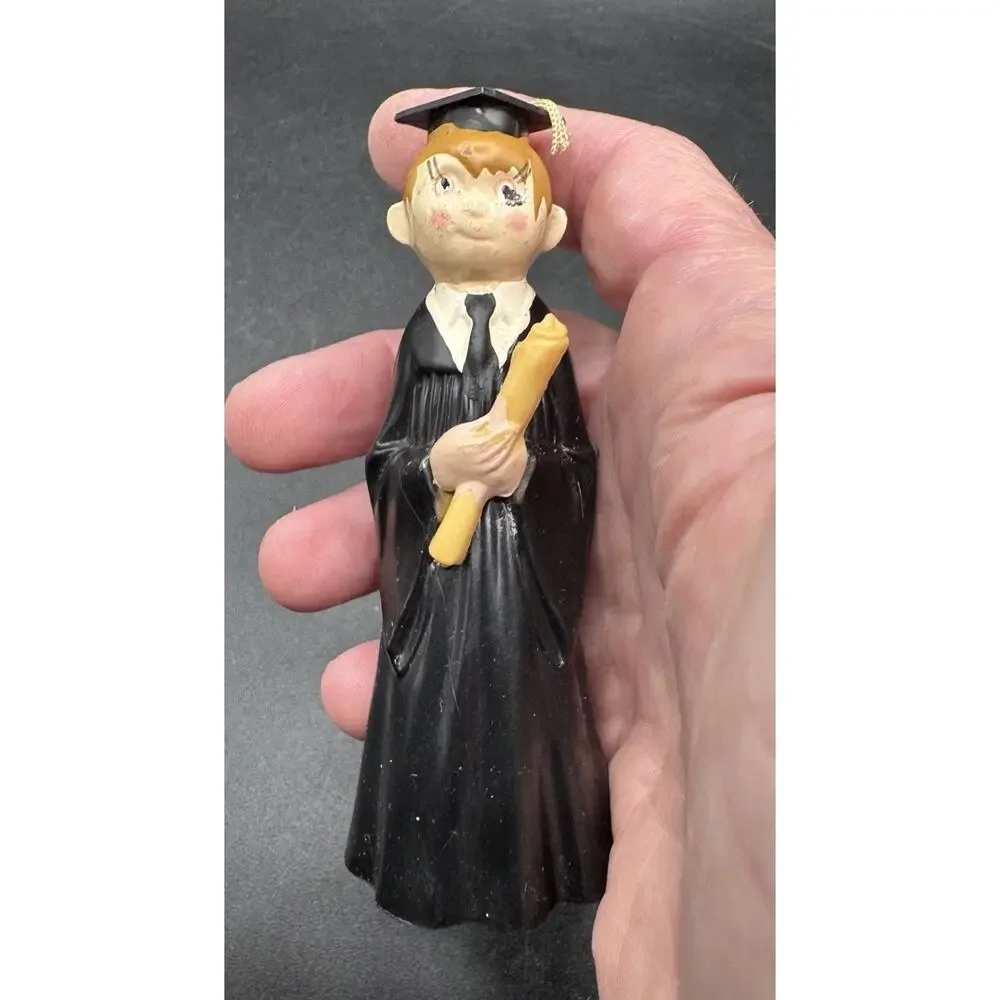 2 Vtg 1972 WILTON Graduation Cake Toppers Figures Boy & Girl Hong Kong -T28